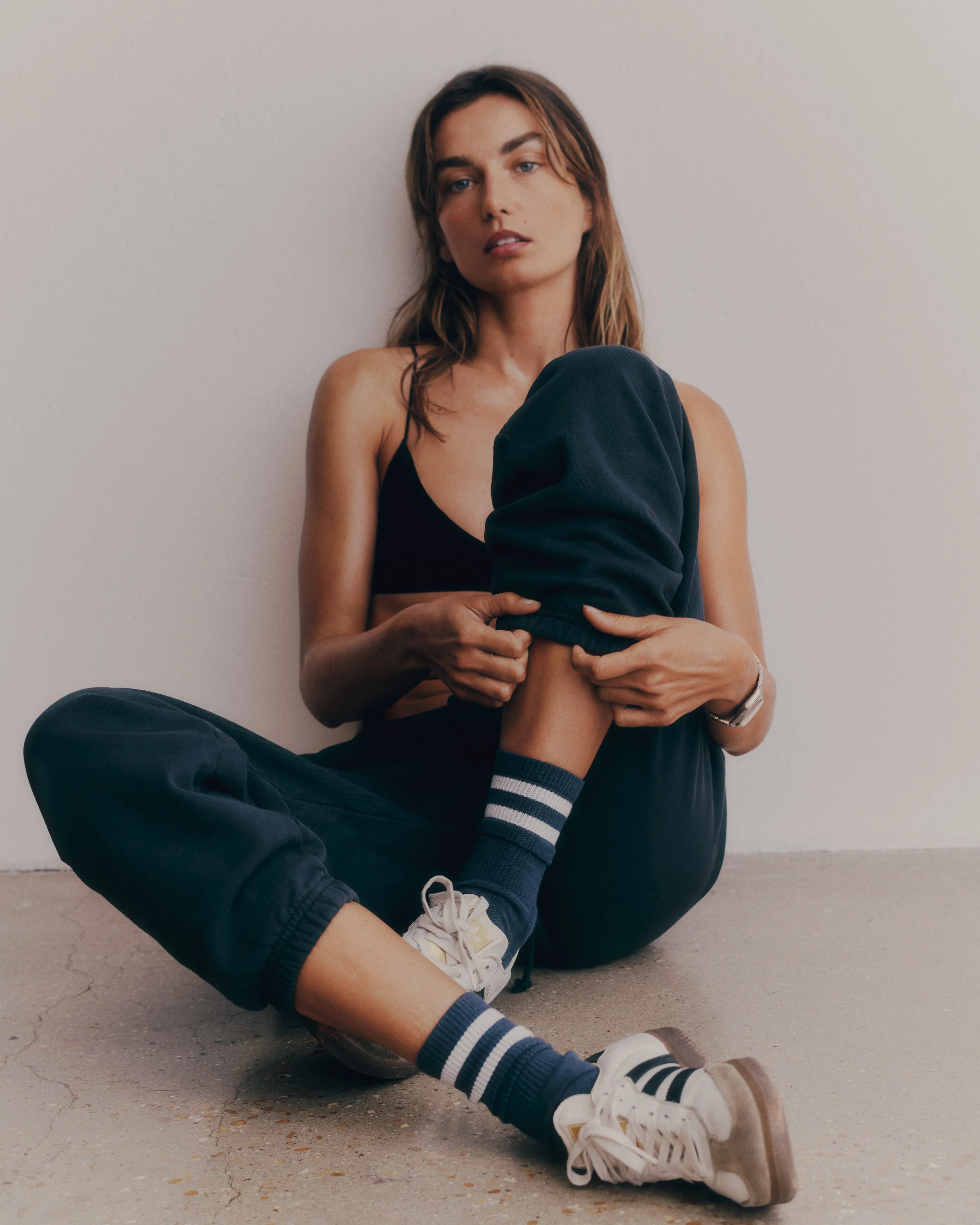 Serif Logo Sweatpant - Navy/White - Image 4